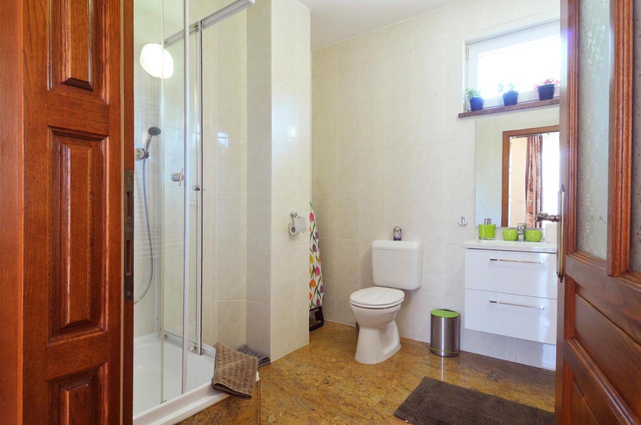 שיופוק Farkas Apartman מראה חיצוני תמונה